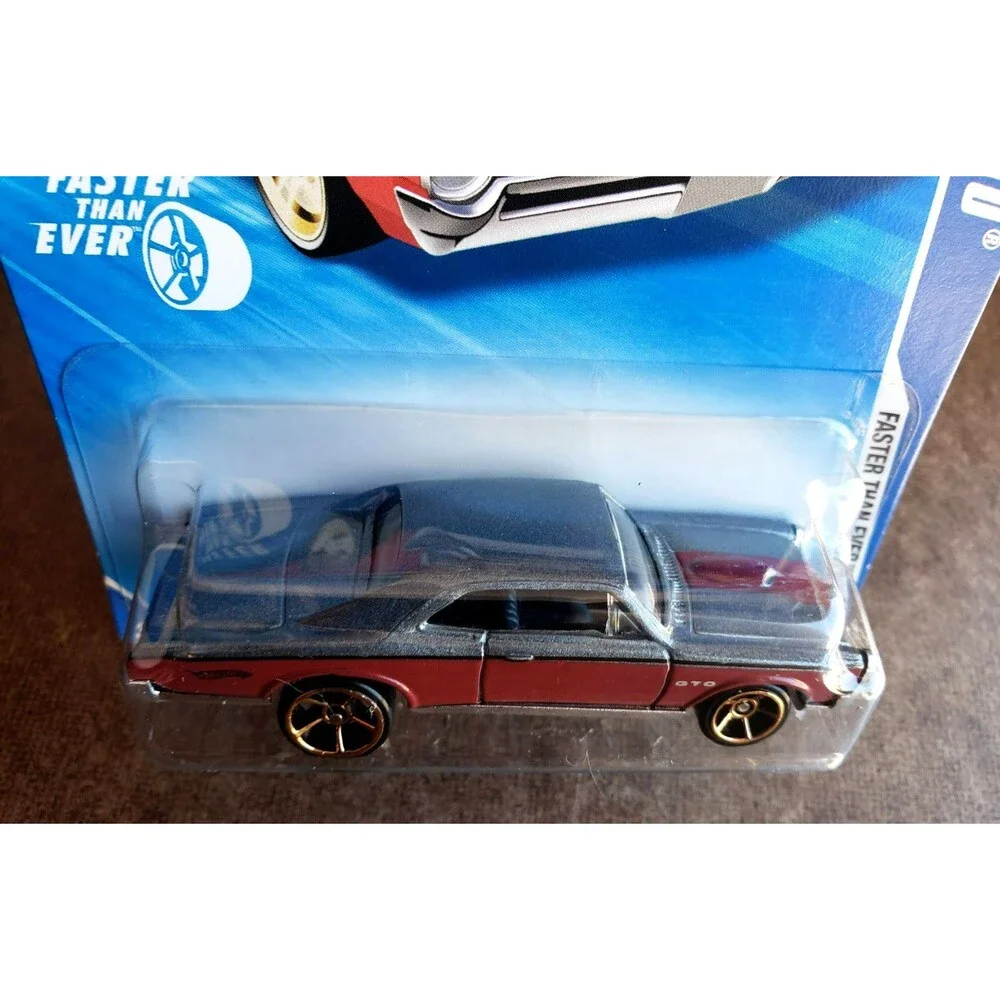 2010 Hot Wheels '67 PONTIAC GTO Dark GRAY/RED FASTER THAN EVER SERIES #6/10 1:64